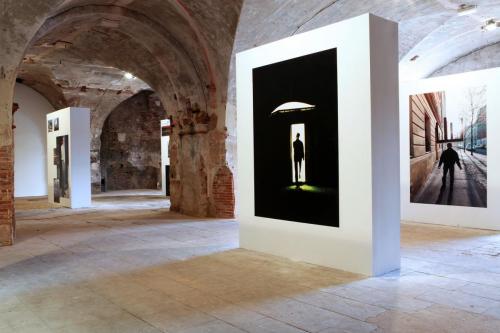 Inconnu en vue nocturne du Germinoscope 1, photo prise à Lectoure exposée pour le LAIT dans les Moulins Albigeois en 2017. 