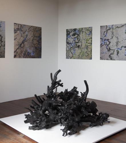 Sans titre, 2018, tronc d'arbre, peinture. 